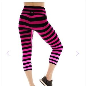 K-DEER Laura Stripe Crop Legging XS